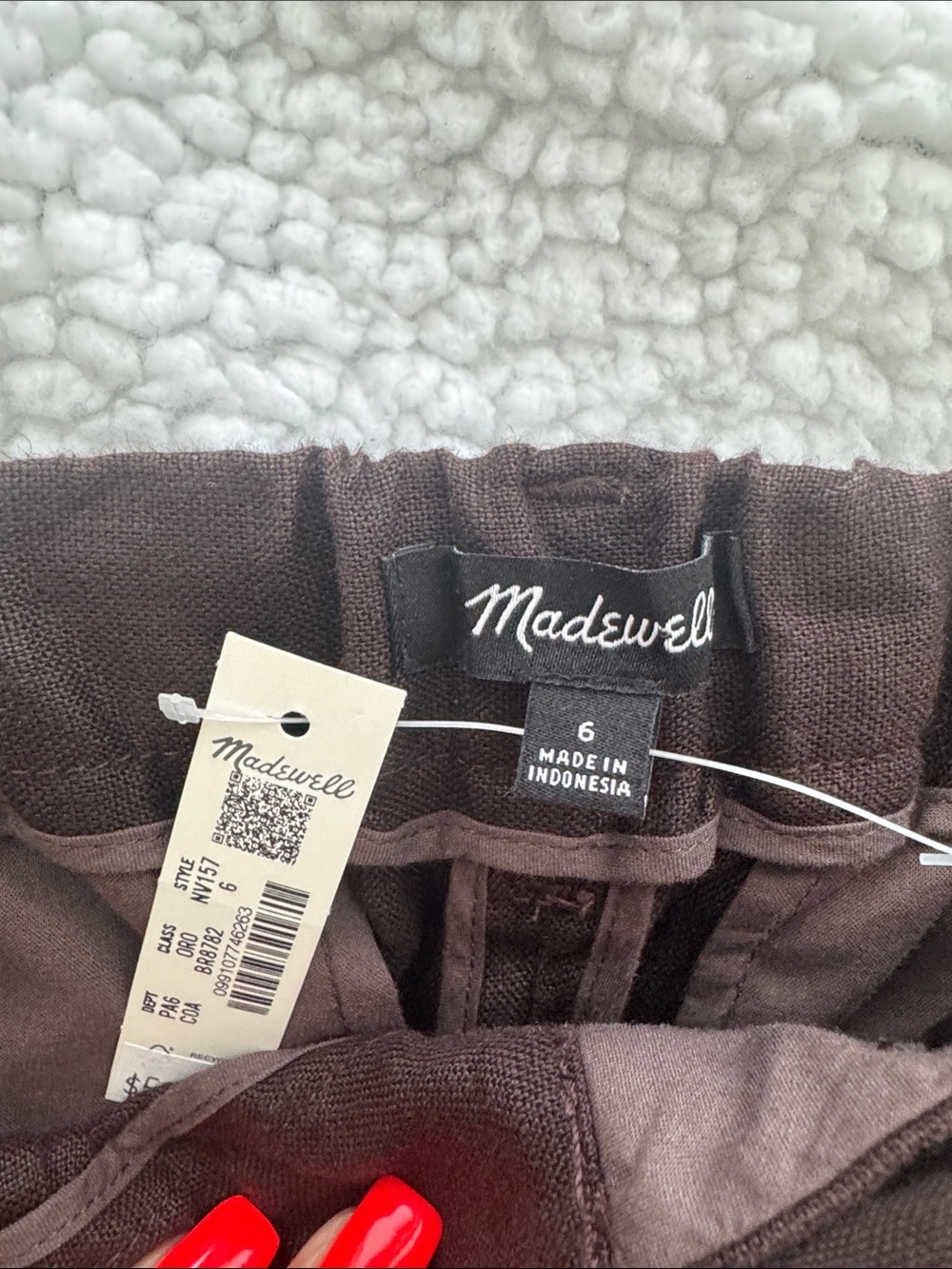NWT Madewell Women’s Dark Brown Pleated Bermuda Trouser Shorts - Picture 2 of 5